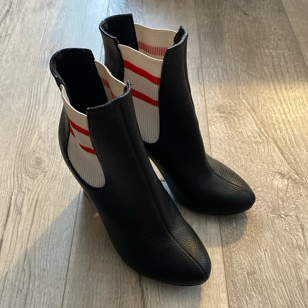 Cape Robin Audrey Boots Size 8